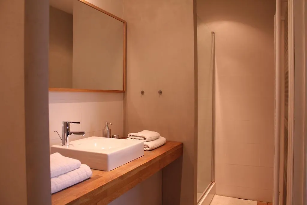 B&B Leopold II Sint-Jans-Molenbeek Bed & Breakfast