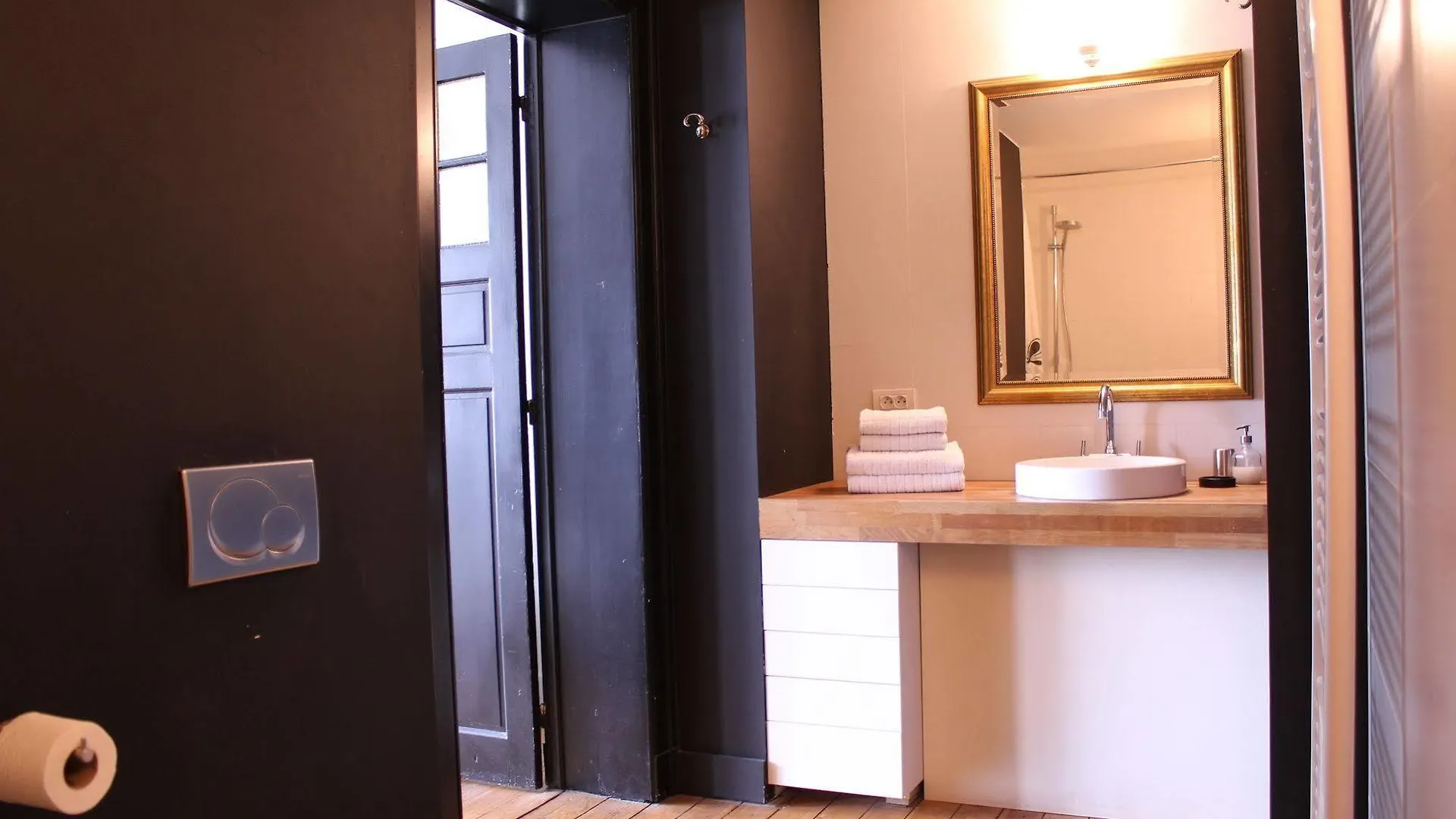 *** Bed & Breakfast B&B Leopold II Sint-Jans-Molenbeek Belgium