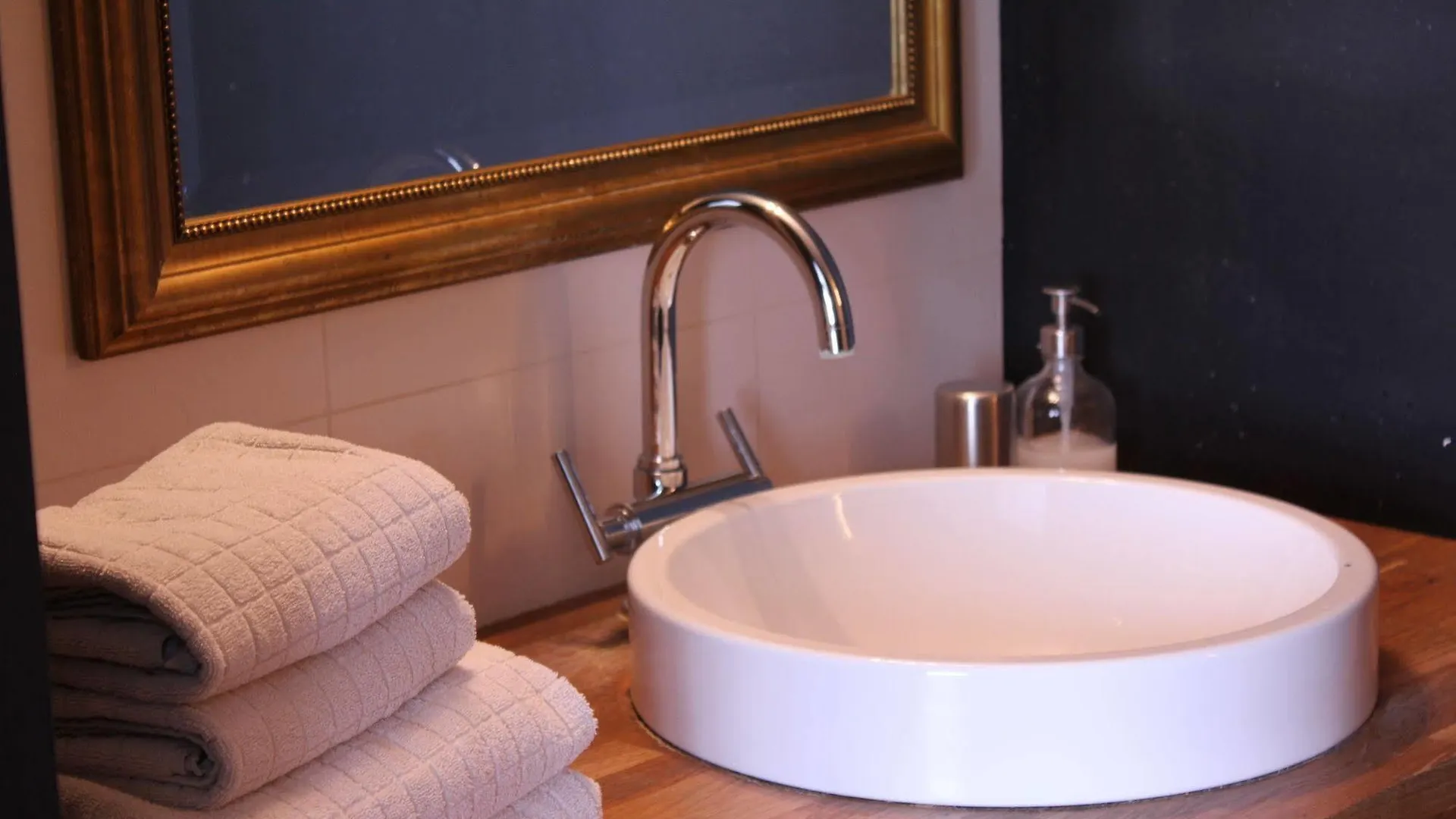 B&B Leopold II Sint-Jans-Molenbeek Bed & Breakfast