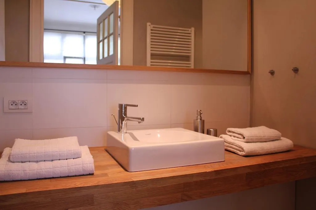 B&B Leopold II Sint-Jans-Molenbeek 3*,  Belgium