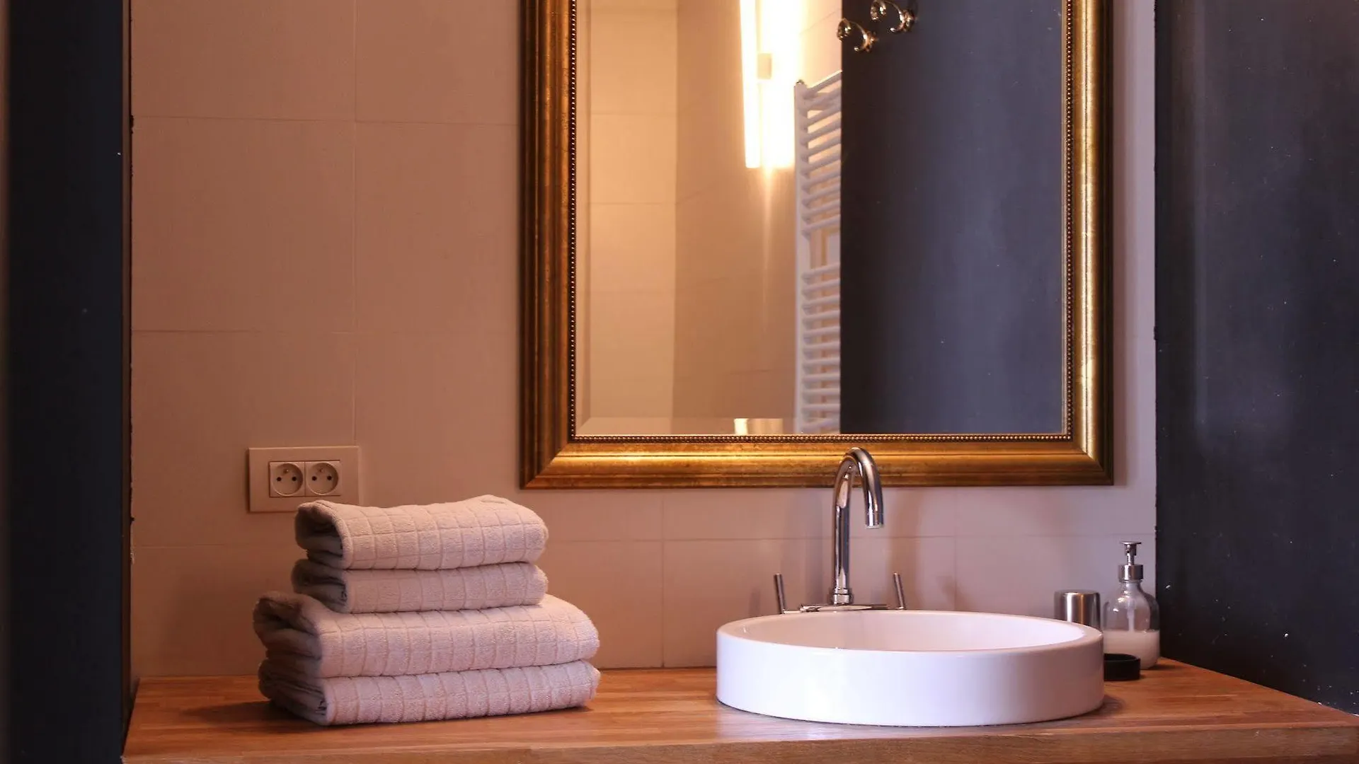 *** Bed & Breakfast B&B Leopold II Sint-Jans-Molenbeek Belgium